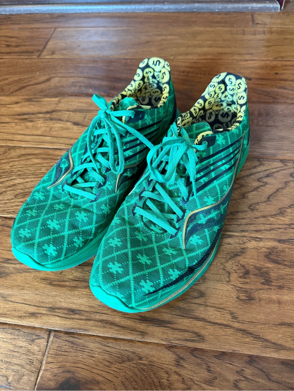 Saucony Kinvara 12 -Men's Green Shamrock Running Shoes size 12